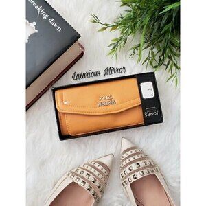 Jones New York Zane Trifold Wallet Clutch Magnetic Closure Yellow Leather NEW